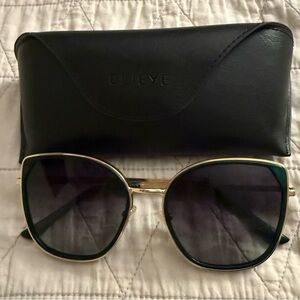 NWOT Elegant Dark Green and Gold Cat-eye Sunglasses